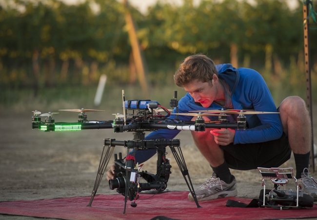 Sean Haverstock prepping the free fly cinestar movi m5 rc heli with panosonic gh4 4k camera.
